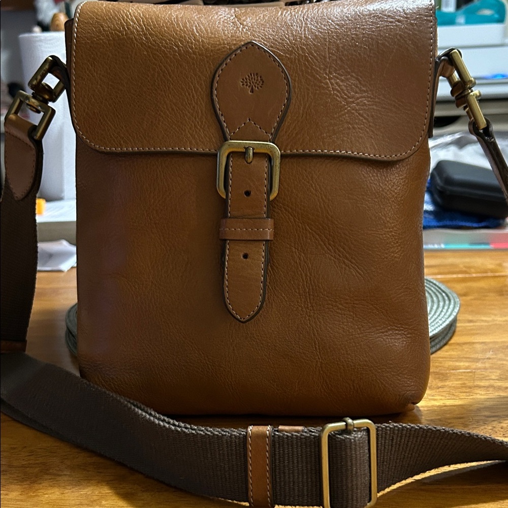 Mulberry Leather Crossbody Bag - Picture 2 of 11